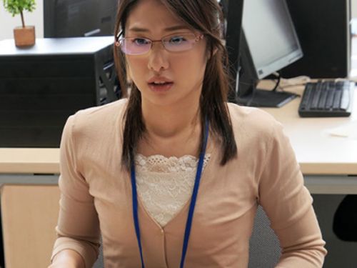 【川上奈々美】役所勤めの真面目そうなメガネ美女と濃厚すぎる程の貪りセックス！