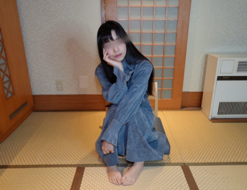 【エロ動画 素人】 巨根で挿入すると快感のあまりガチイキで汗だくになる先生